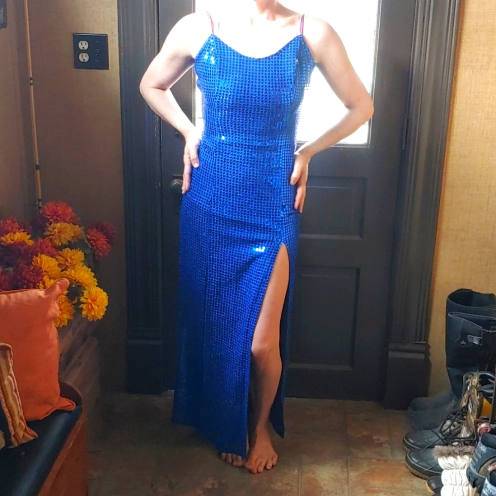 Gorgeous Dress!! - Picture 3 of 9